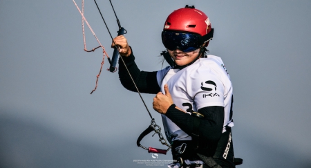 Thumbs up from Jingyue Chen after a perfect six from six