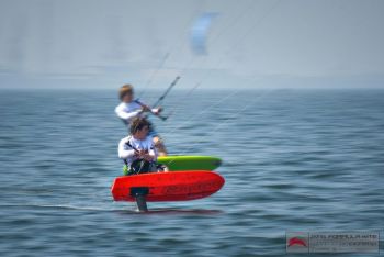 Tricky Breezes Test Formula Racers in Opening Exchanges