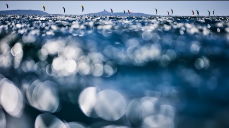 Ashkenazi stretches her legs in the girls&#039; Formula Kite